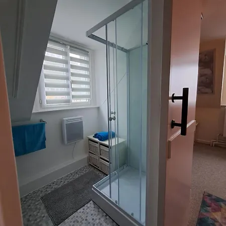 Numéro 1 *